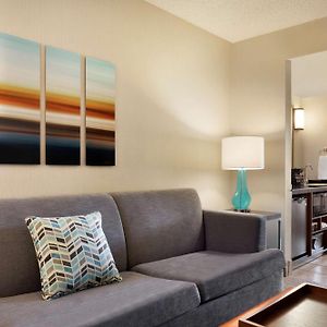 One-Bedroom King Suite Hearing Access or Non-Smoking